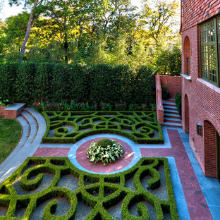 English Courtyard Garden | Houzz