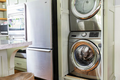 Example of a classic kitchen design in New York