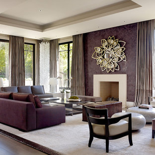 Exempel på ett stort modernt vardagsrum, med lila väggar och en standard öppen spis