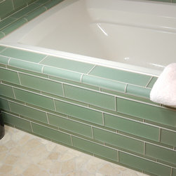 Island Stone Boulevard Glass bath with random floor. - Tile