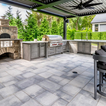 Entertainer's Outdoor Dream Kitchen