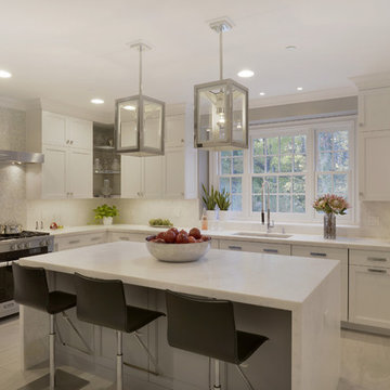 Traditional w/ Contemporary Style!