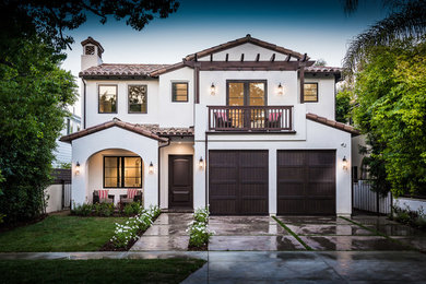 Tuscan exterior home photo in Los Angeles