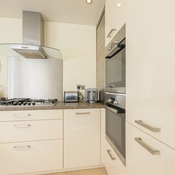 Neutral colours and chic design features, a modern twist to a classic kitchen