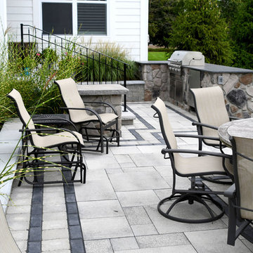 Traditional downtown back yard patio