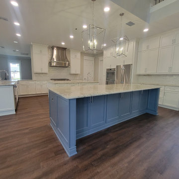 Windermere, FL Designers Choice Cabinetry Darby FP Chalk White & Ballard Blue