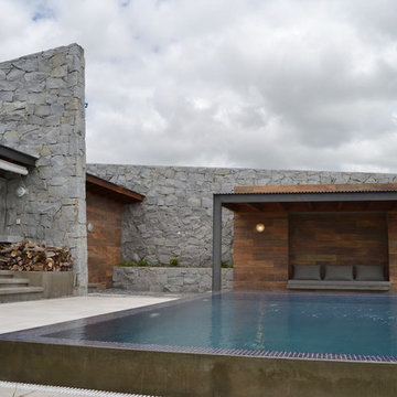 Piscina y patio exterior