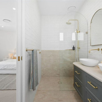 Picnic Point Palm Springs Coastal Duplex – Ensuite Bathroom
