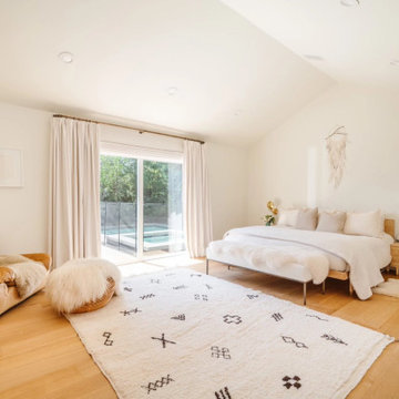 Select Rift & Quarter Sawn White Oak Plank Flooring, Primary Bedroom