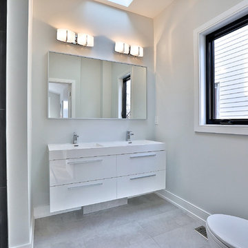Semi-Detached Home In Chaplin Estates, Toronto