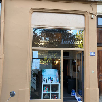 Devanture d'un institut de beauté