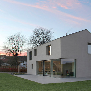 Haus K, Neubau am Ortsrand
