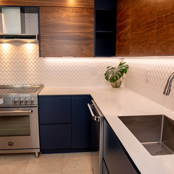 Contemporary Kitchen Remodel Done in a Two Tone Color