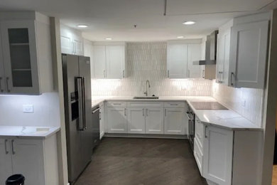 Example of a trendy kitchen design in Chicago