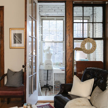 My Houzz: Wood-and-White Charm in a Graphic Designer’s Apartment