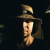 Do Row's photo