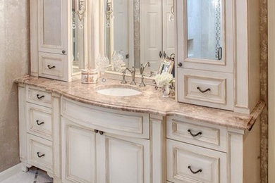 Transitional bathroom photo in Houston