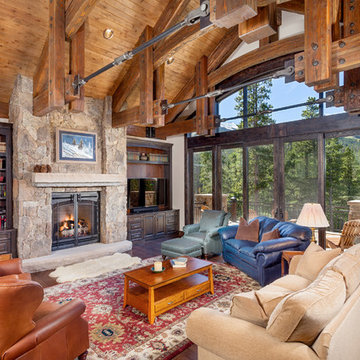 499 White Cloud Drive - Living Room