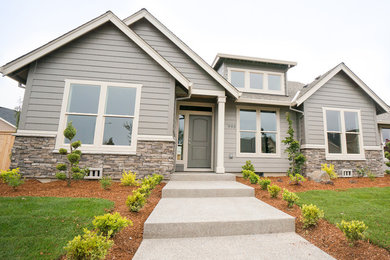 Home design - traditional home design idea in Portland