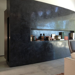 Example of a minimalist home design design in Orange County