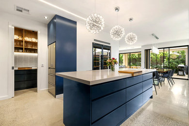 This is an example of a modern kitchen in Melbourne.