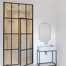 siri sala - bathroom