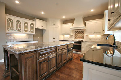 Example of a transitional kitchen design in Kansas City