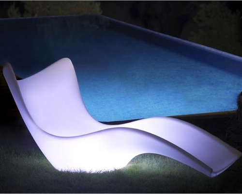 Outdoor Chaise Lounges