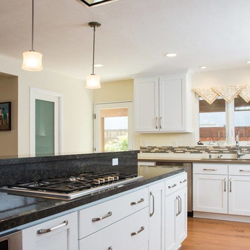 Spacious Contemporary Kitchen