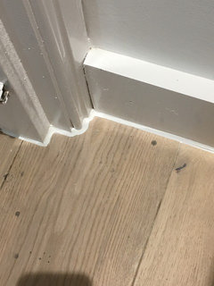 Silicone Mastic Around Floor Houzz Uk, How To Remove Laminate Flooring Without Removing Skirting Boards
