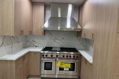 Kitchen - kitchen idea in Los Angeles