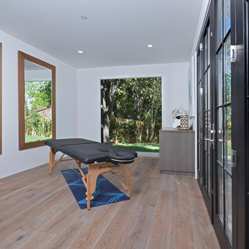 FARMHOUSE IN ENCINO