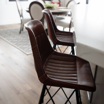 Sophisticated & Modern: A seamless blend of classic & contemporary elements.