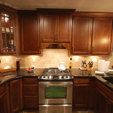 Maple Chestnut/Volga Blue Granite