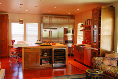 Inspiration for a contemporary kitchen remodel in San Francisco