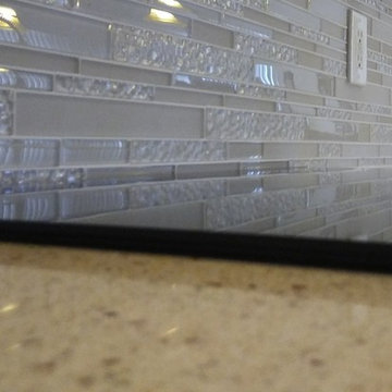 TRANSITIONAL BACKSPLASH