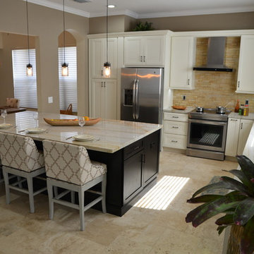 Black and White Two Toned Kitchen