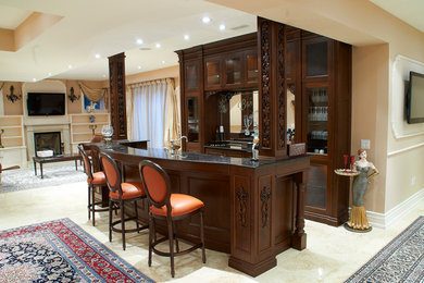 Example of a classic kitchen design in Toronto