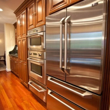Luxurious Gourmet Kitchen in Fairfax Station Combines Beauty and Function