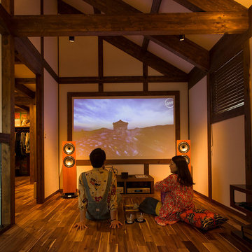 吹き抜け大空間でおうちシアターを楽しむ家