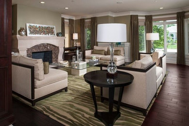 Transitional living room photo in Chicago