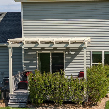 The Perfect Pergola to Complete This Backyard