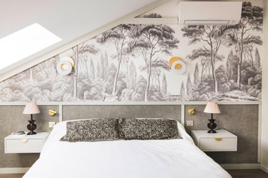 Example of a trendy bedroom design in Lyon