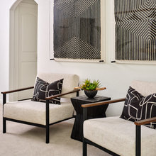 Niche areas and entryway