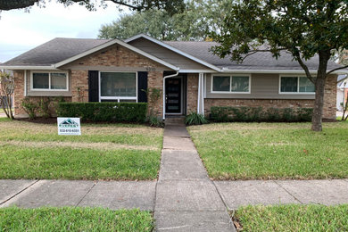 Example of an exterior home design in Houston