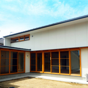 C-House