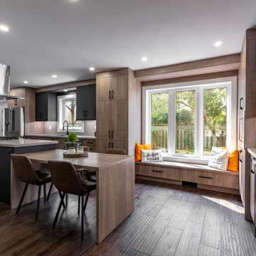 Contemporary two tone Kitchen Wood and Matte Black Acryl
