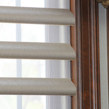 Hunter Douglas Pirouettes-Modern roman roller
