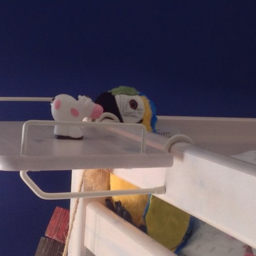 LEO'S ROOM