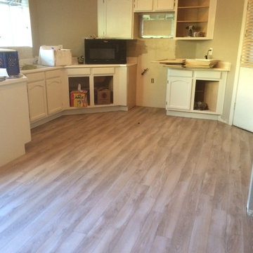 Delaware Bay Driftwood 10 mm laminate with attached underlayment